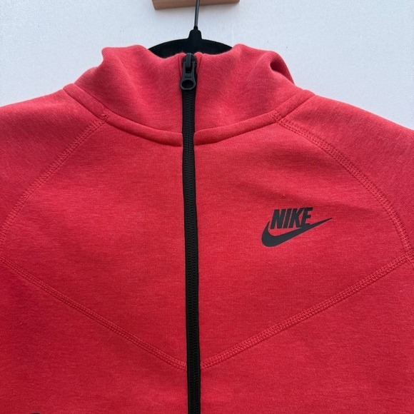 Boys Nike Tech Fleece Red Windrunner Zipper Hoodie Size Small - Picture 2 of 7